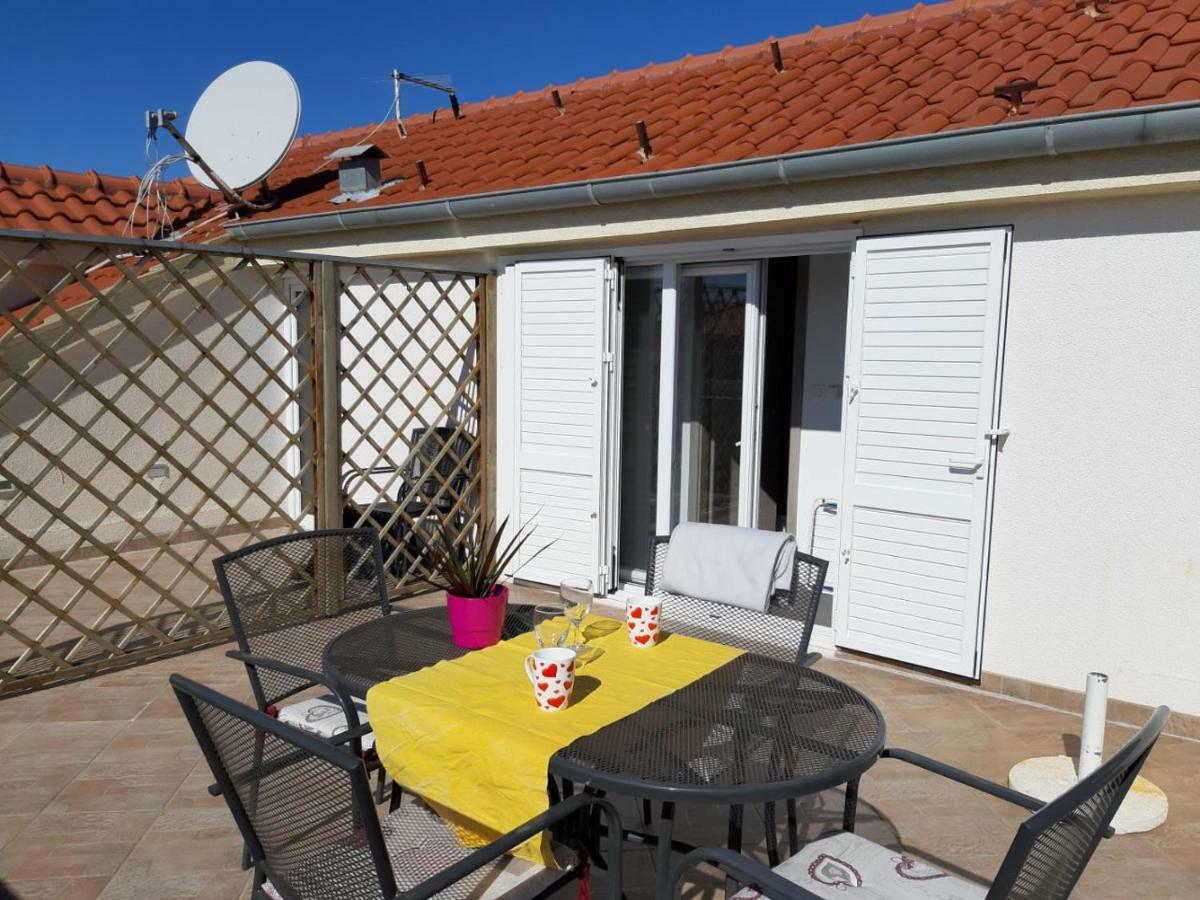 Apartment Place 2 Stay Hvar Town Exteriör bild