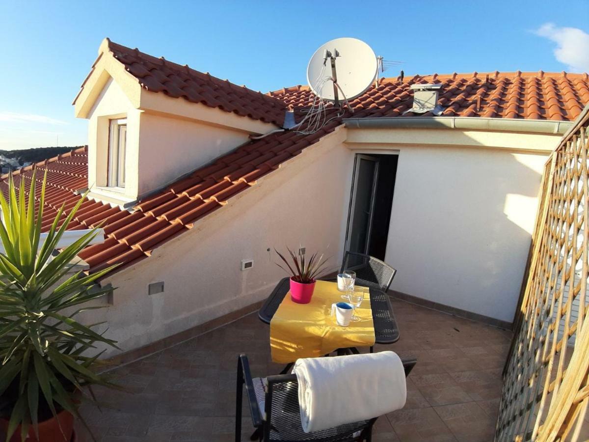 Apartment Place 2 Stay Hvar Town Exteriör bild